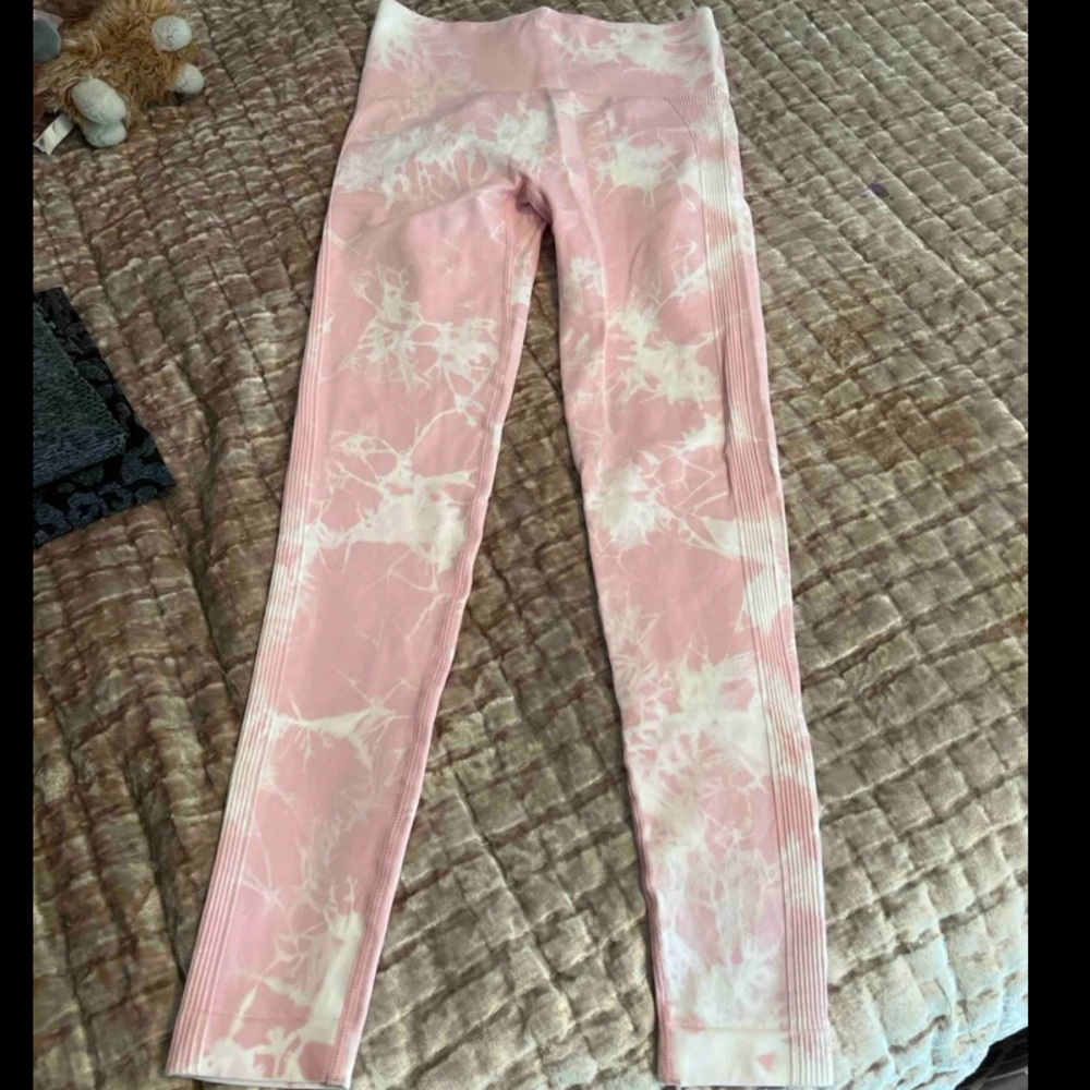 Women legging for exercise. Pull up on the back